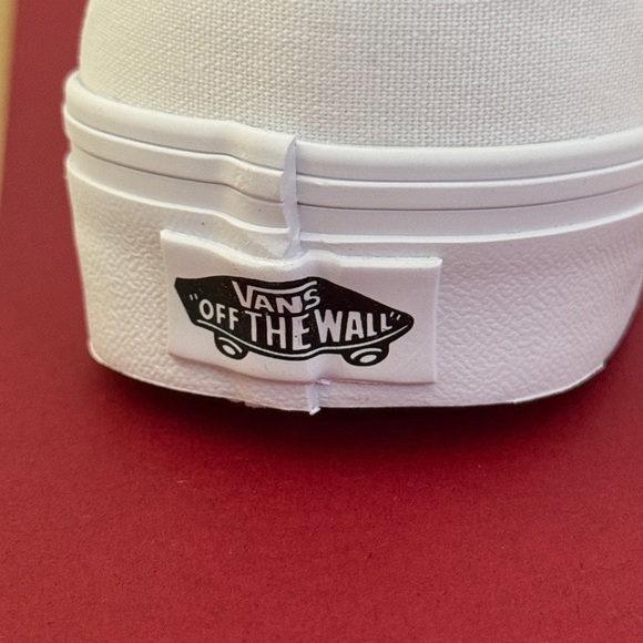 Vans NWT White and Gray Patterned Slip-Ons - Size 7 - Picture 6 of 6